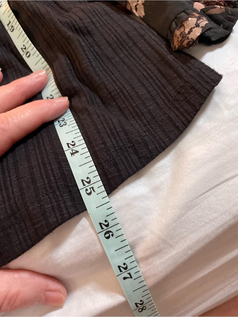 Maurices gray quarter sleeve Tshirt ribbed MEDIUM ruffle floral chiffon tassel - Picture 14 of 14